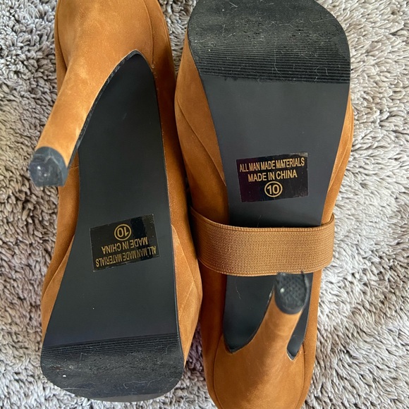 ๐ 2/$20 ๐ Ollio brown pumps high heels - Picture 3 of 4